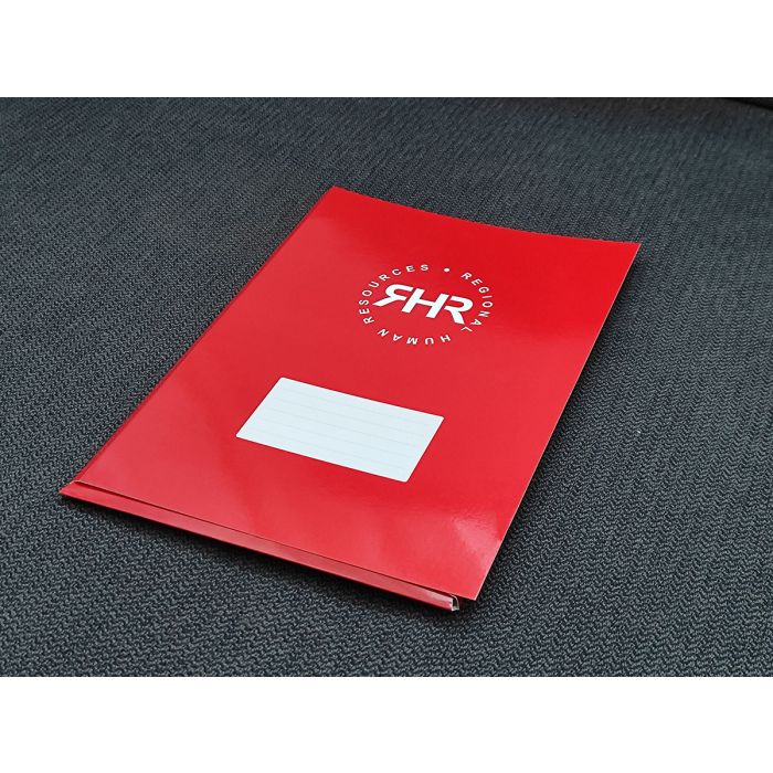 Piros irattartó mappa Regional Human Resources felirattal