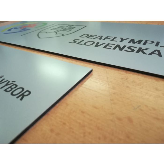 szürke dibond közvetlen nyomtatással