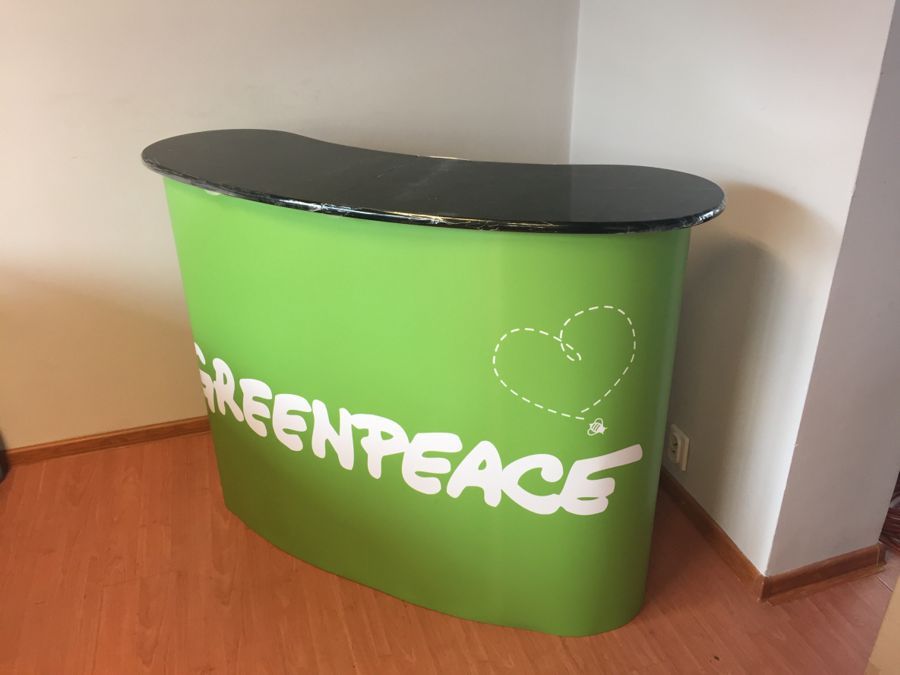 Greenpeace promóciós pult