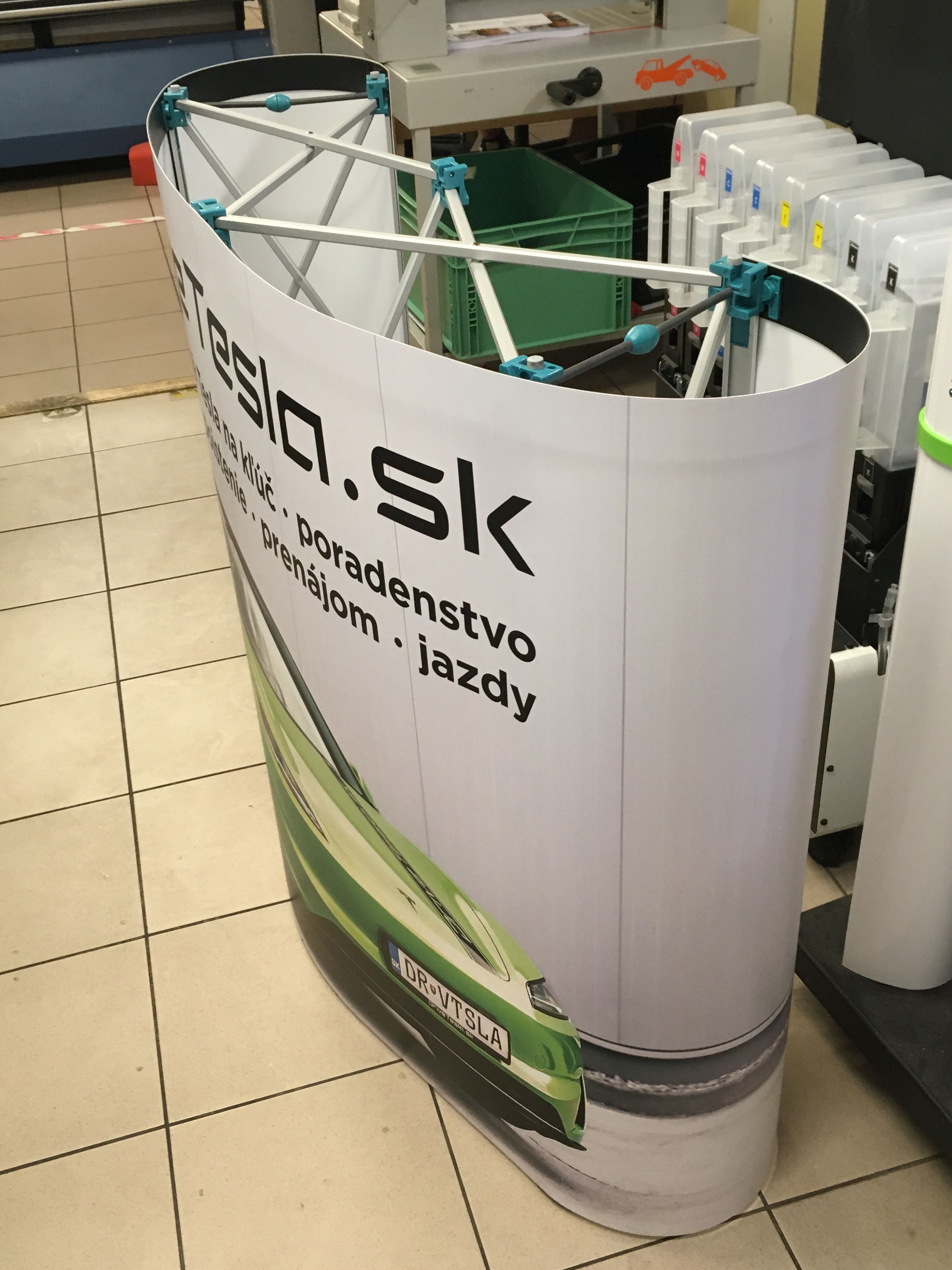 Max Pop Up pult oldalnézet