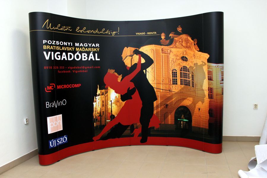 Vigadóbál Pop Up sajtófal