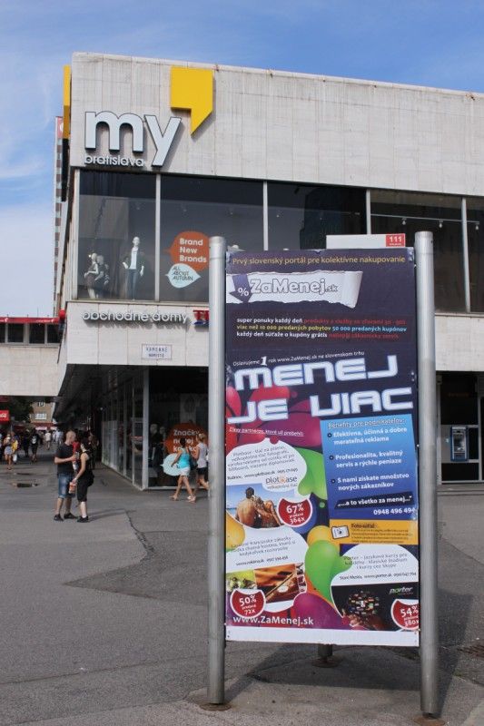 Reklámplakát a Kamenné námestien